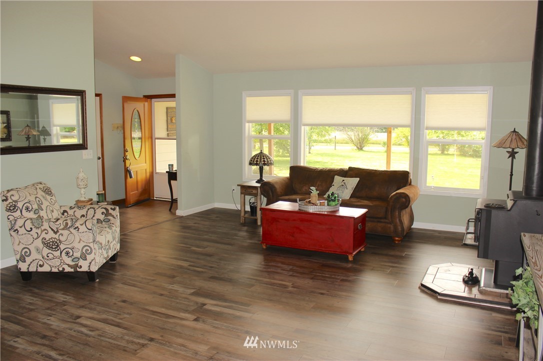 7436 Creekside Lane Southwest Rochester, WA 98579 - Photo 4 of 39