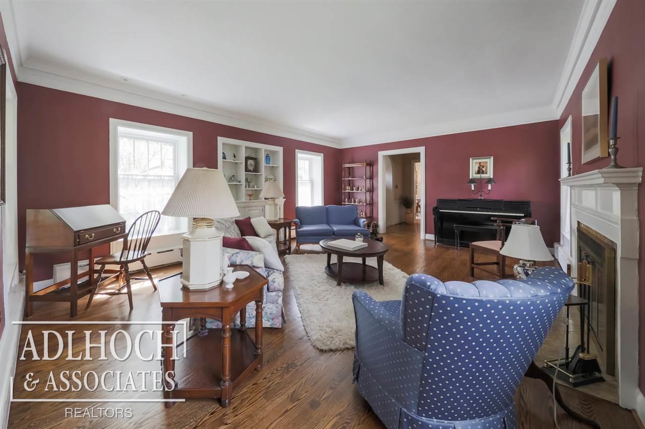 207 Ridge Road Grosse Pointe Farms, MI 48236 - Photo 8 of 28