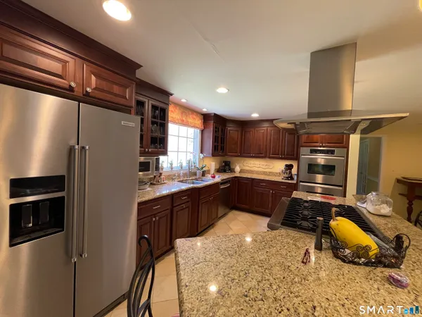 $699,900 | 9 Michael Drive, Canton, CT 06019