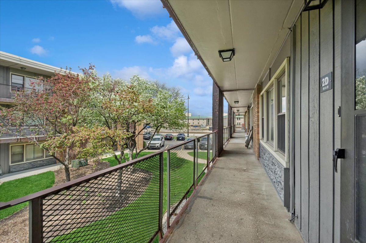 9620 West Higgins Road, Unit 2D Rosemont, IL 60018 - Photo 15 of 17 Gallery Image 15