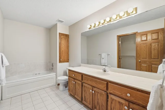 $450,000 | 174 Wedgewood Drive, Mahtomedi, MN 55115