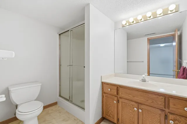 $450,000 | 174 Wedgewood Drive, Mahtomedi, MN 55115