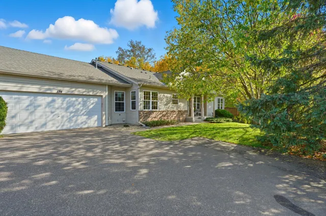 $450,000 | 174 Wedgewood Drive, Mahtomedi, MN 55115