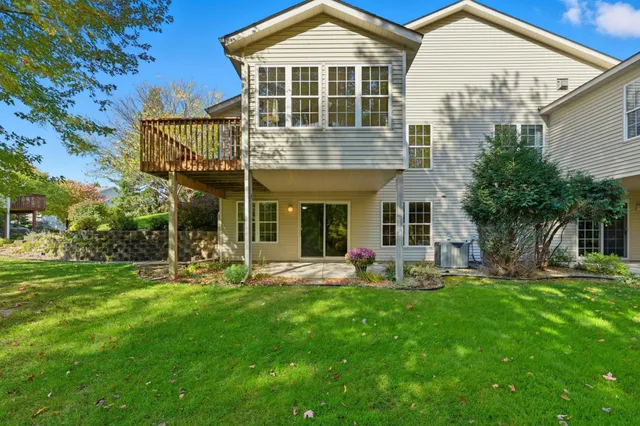 $450,000 | 174 Wedgewood Drive, Mahtomedi, MN 55115