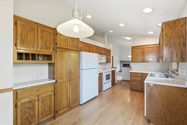 $450,000 | 174 Wedgewood Drive, Mahtomedi, MN 55115