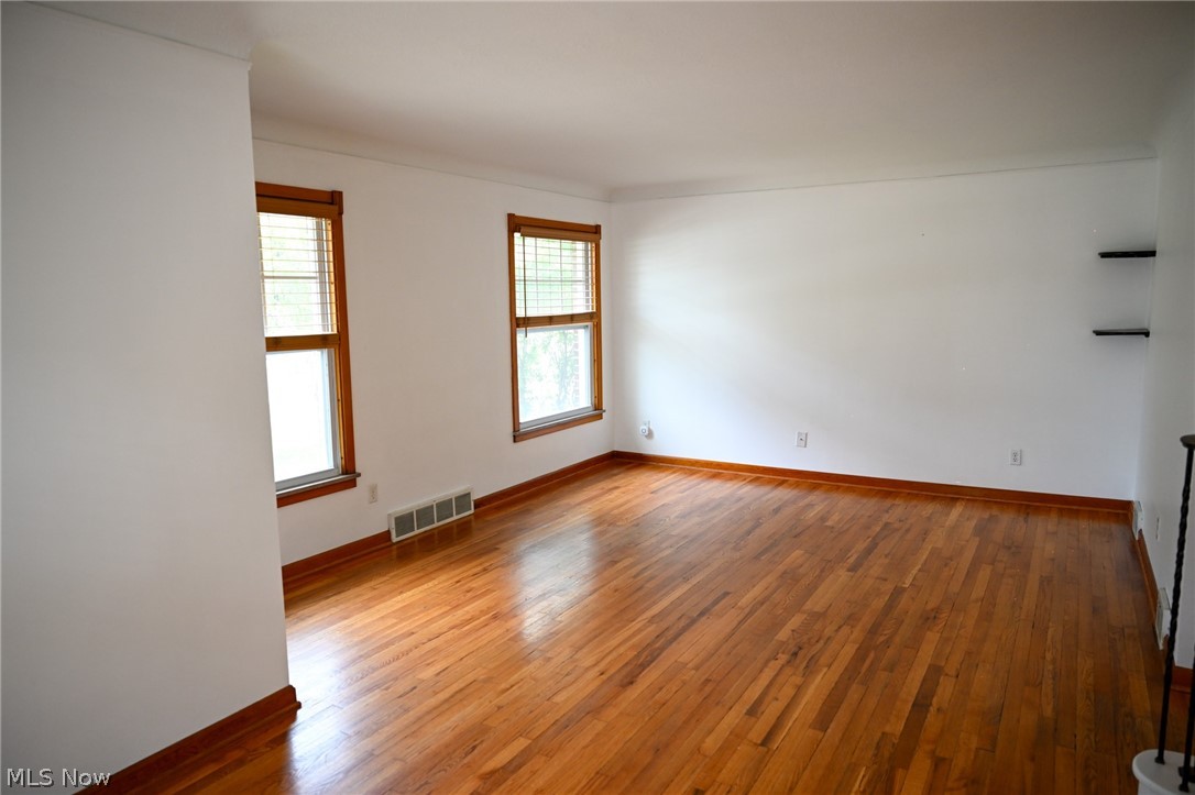1313 Richmond Road Lyndhurst, OH 44124 - Photo 4 of 32 Gallery Image 4