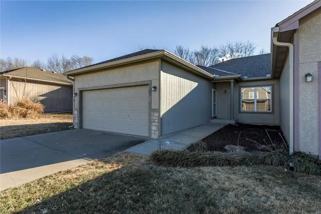 $305,000 | 1231 North 131st Terrace, Kansas City, KS 66109