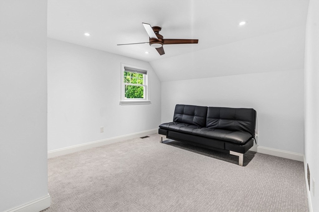 33 Rattle Hill Road Southampton, MA 01073 - Photo 32 of 42