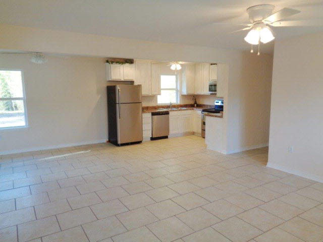 575 Jack Springs Road Atmore, AL 36502 - Photo 13 of 26 great room style