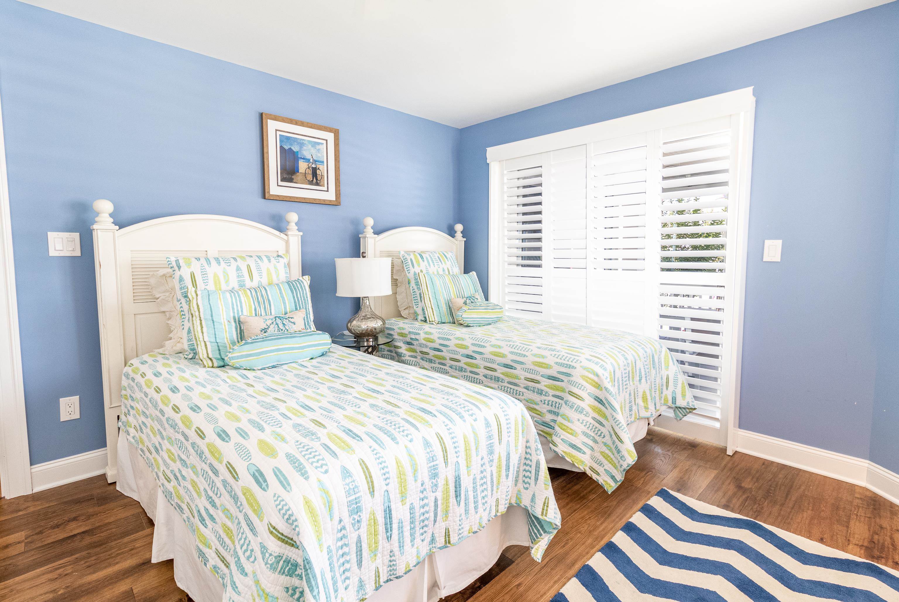 178 37th Street Avalon, NJ 08202 - Photo 21 of 26 a bedroom with bed and a window