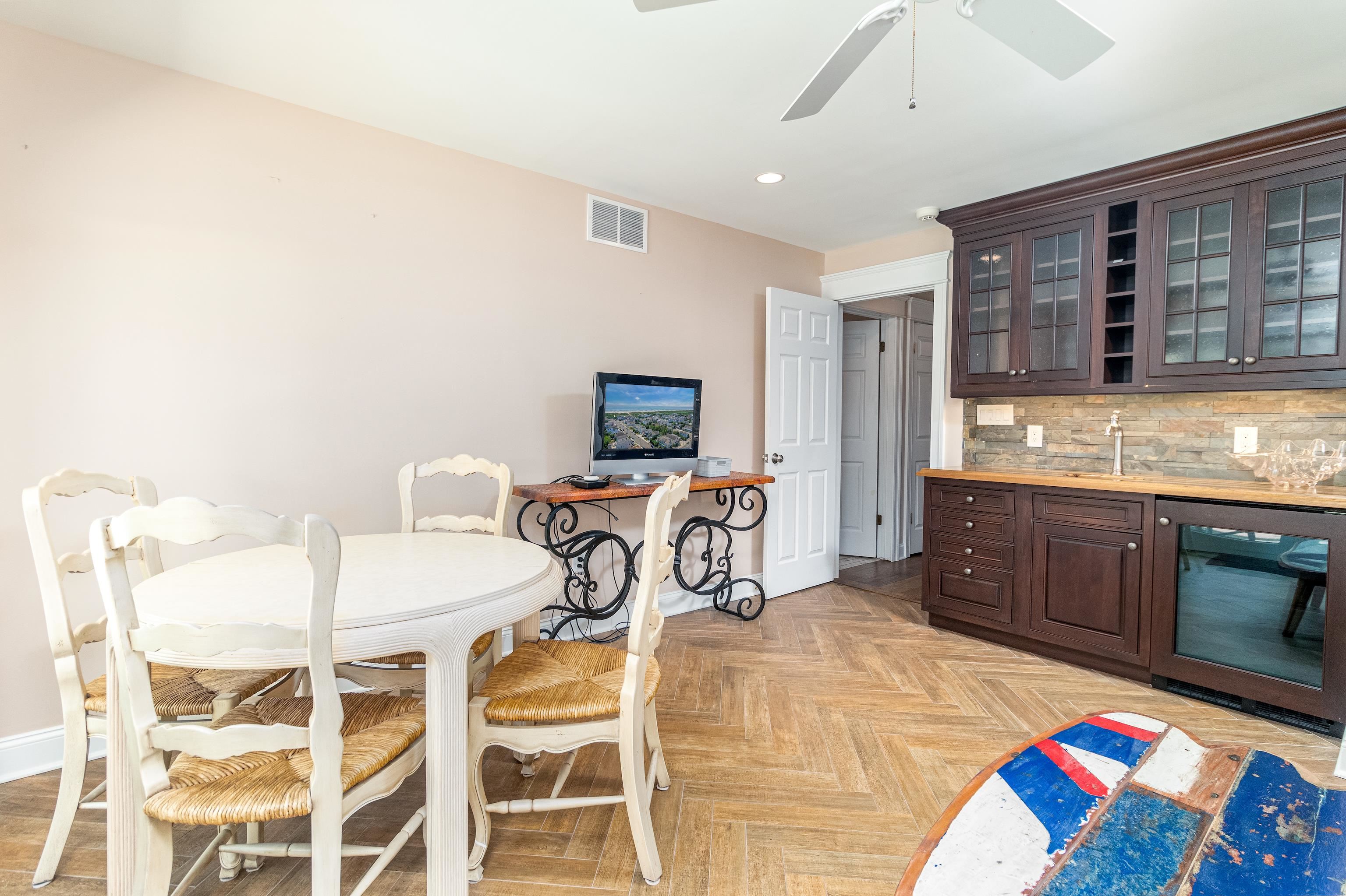 178 37th Street Avalon, NJ 08202 - Photo 5 of 26 a bed room with a bed and furniture