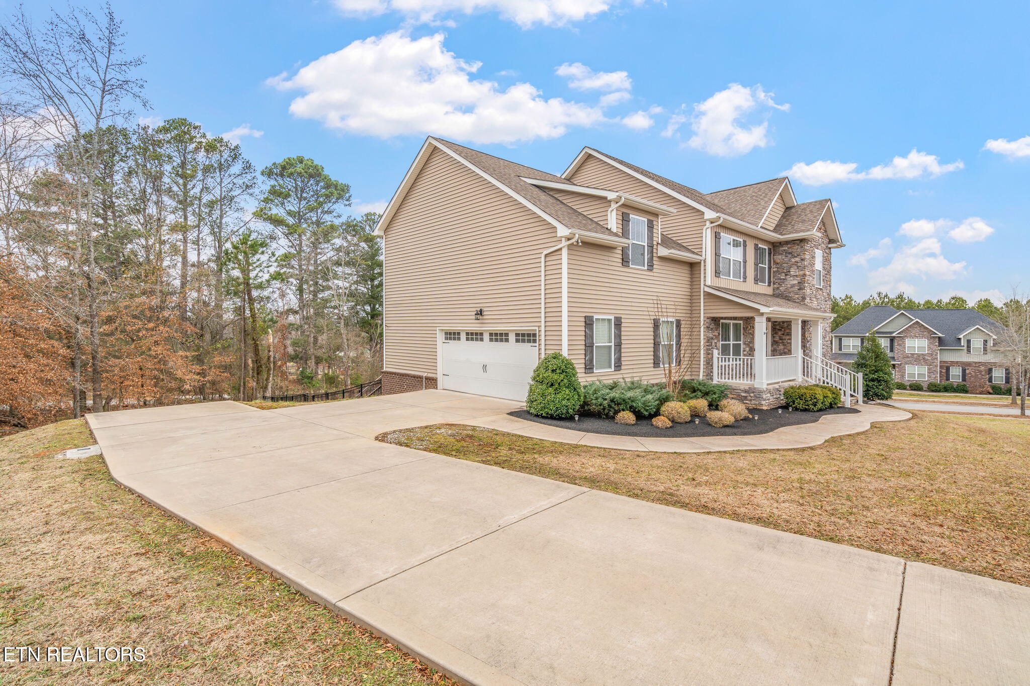 100 Eastberry Road Oak Ridge, TN 37830 - Photo 3 of 59 3-web-or-mls-100 Eastberry Road-4