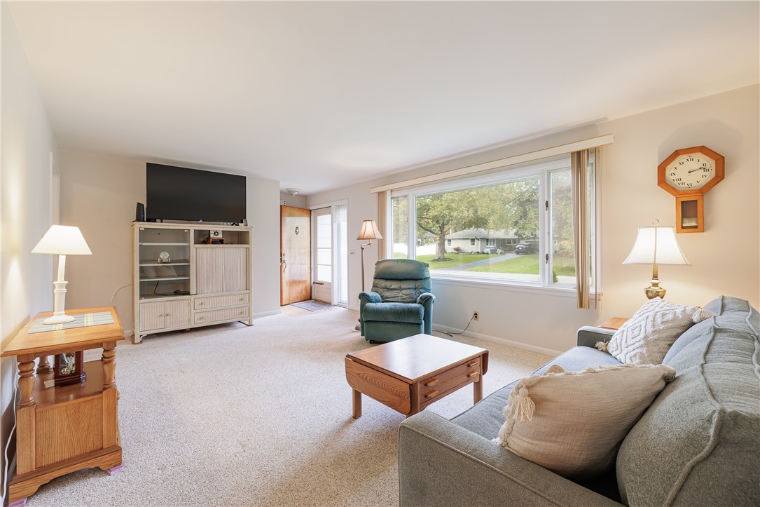 21 Valley Brook Road Penfield, NY 14526 - Photo 3 of 23
