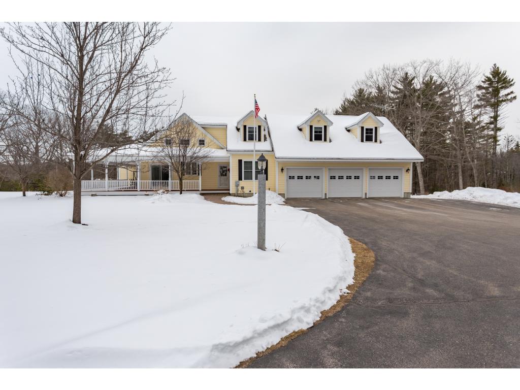 22 Wentworth Road Berwick, ME 03901 - Photo 3 of 35 Gallery Image 3
