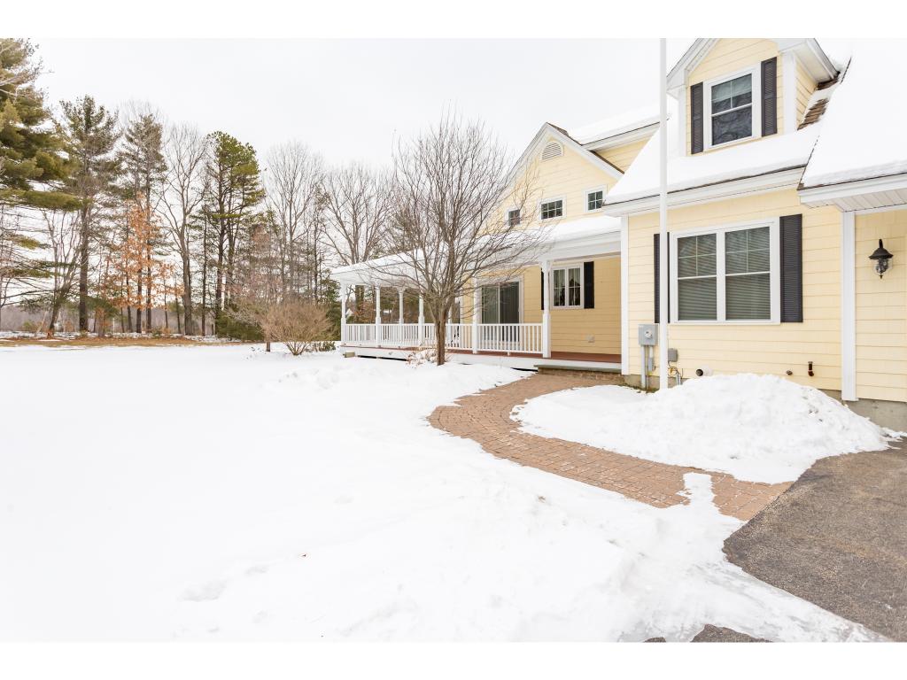 22 Wentworth Road Berwick, ME 03901 - Photo 5 of 35 Gallery Image 5