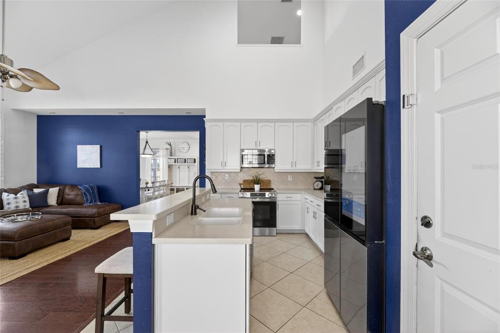 5536 Luminar Pointe Lane Apollo Beach, FL 33572 - Photo 24 of 96
