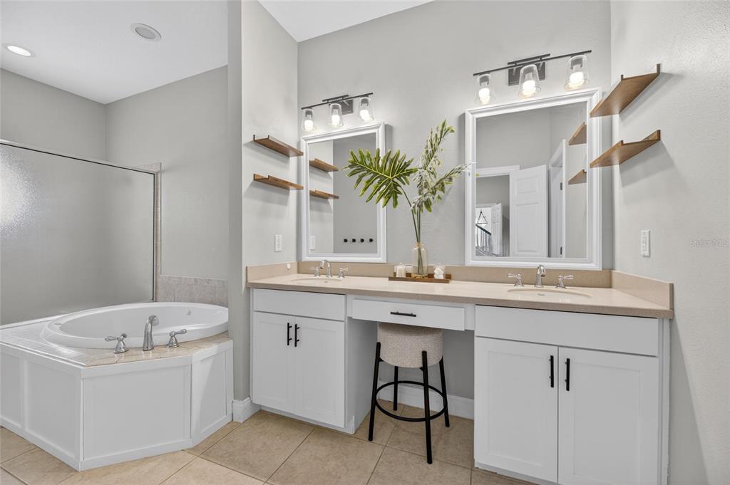 5536 Luminar Pointe Lane Apollo Beach, FL 33572 - Photo 37 of 96