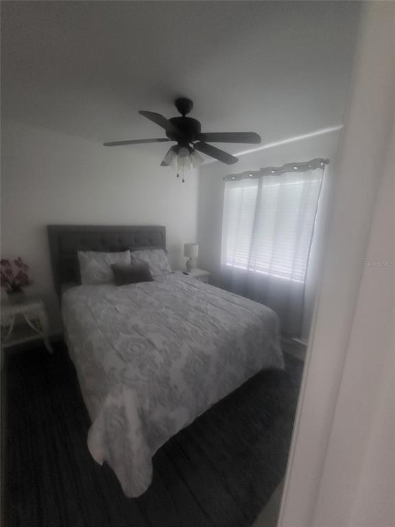 482 Pendleton Place Venice, FL 34292 - Photo 25 of 54 a bedroom with a bed and a window