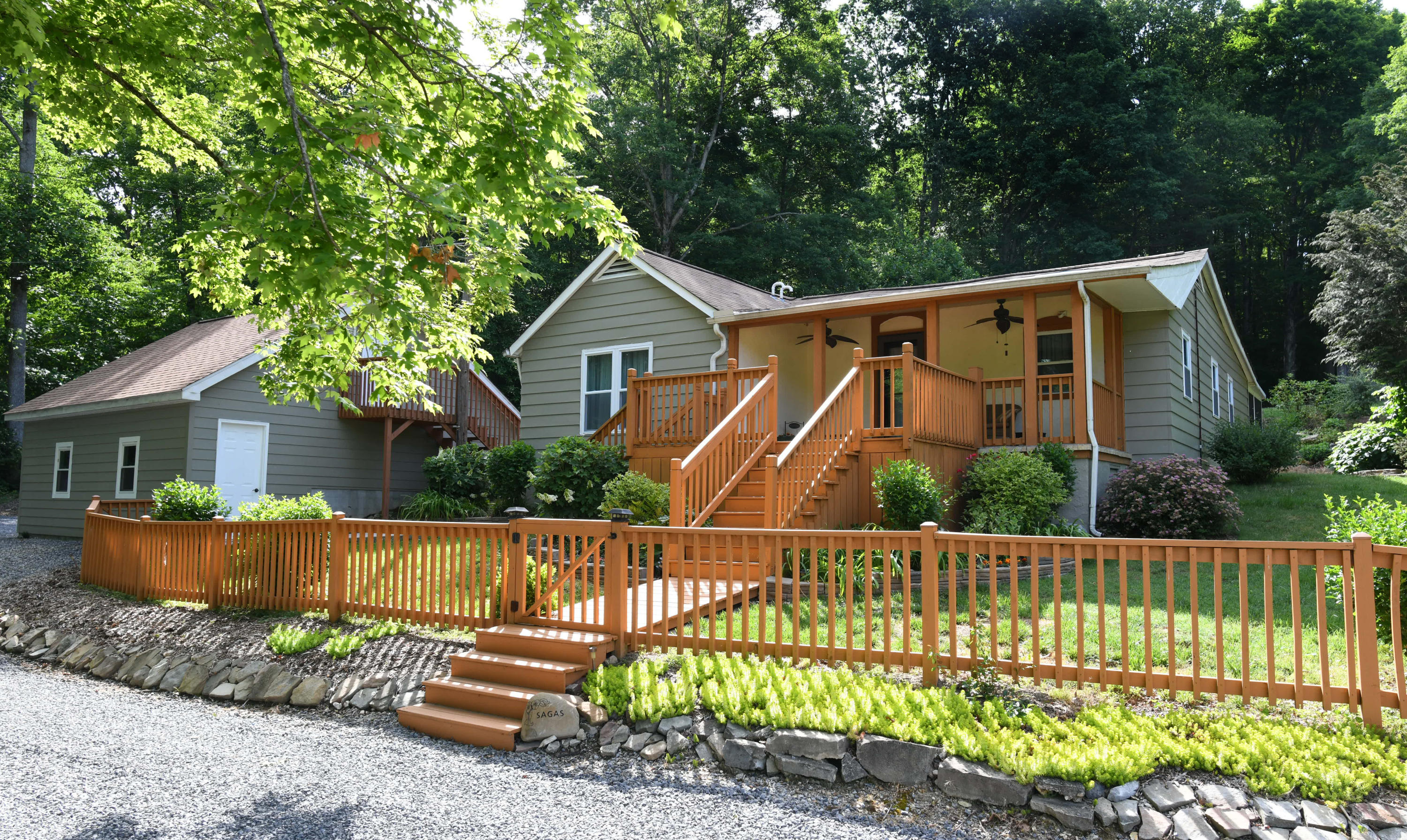 1223 Foust Carney Road Powell, TN 37849 - Photo 1 of 27 Totally Updated!