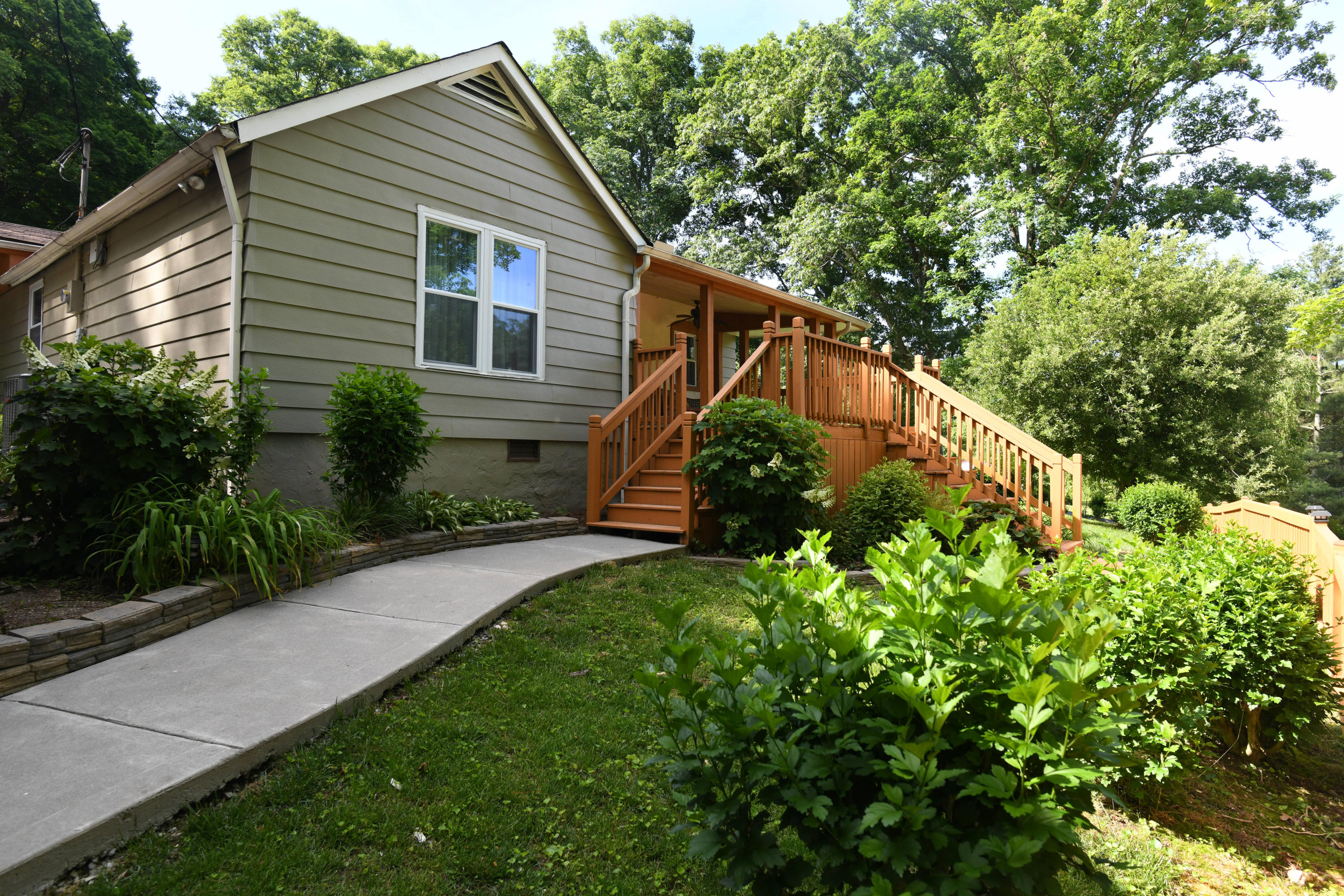 1223 Foust Carney Road Powell, TN 37849 - Photo 2 of 27 Front