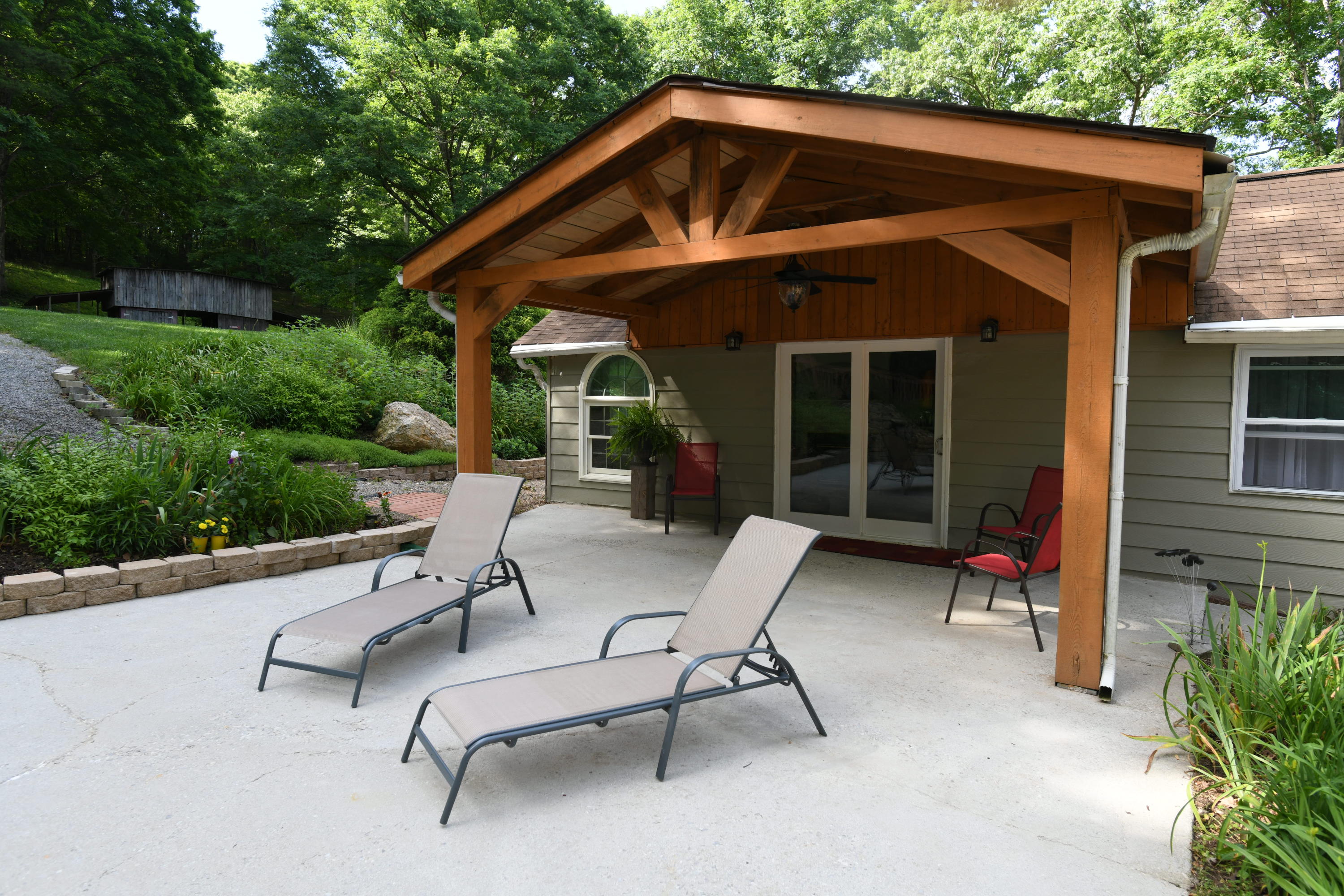 1223 Foust Carney Road Powell, TN 37849 - Photo 19 of 27 Covered patio area