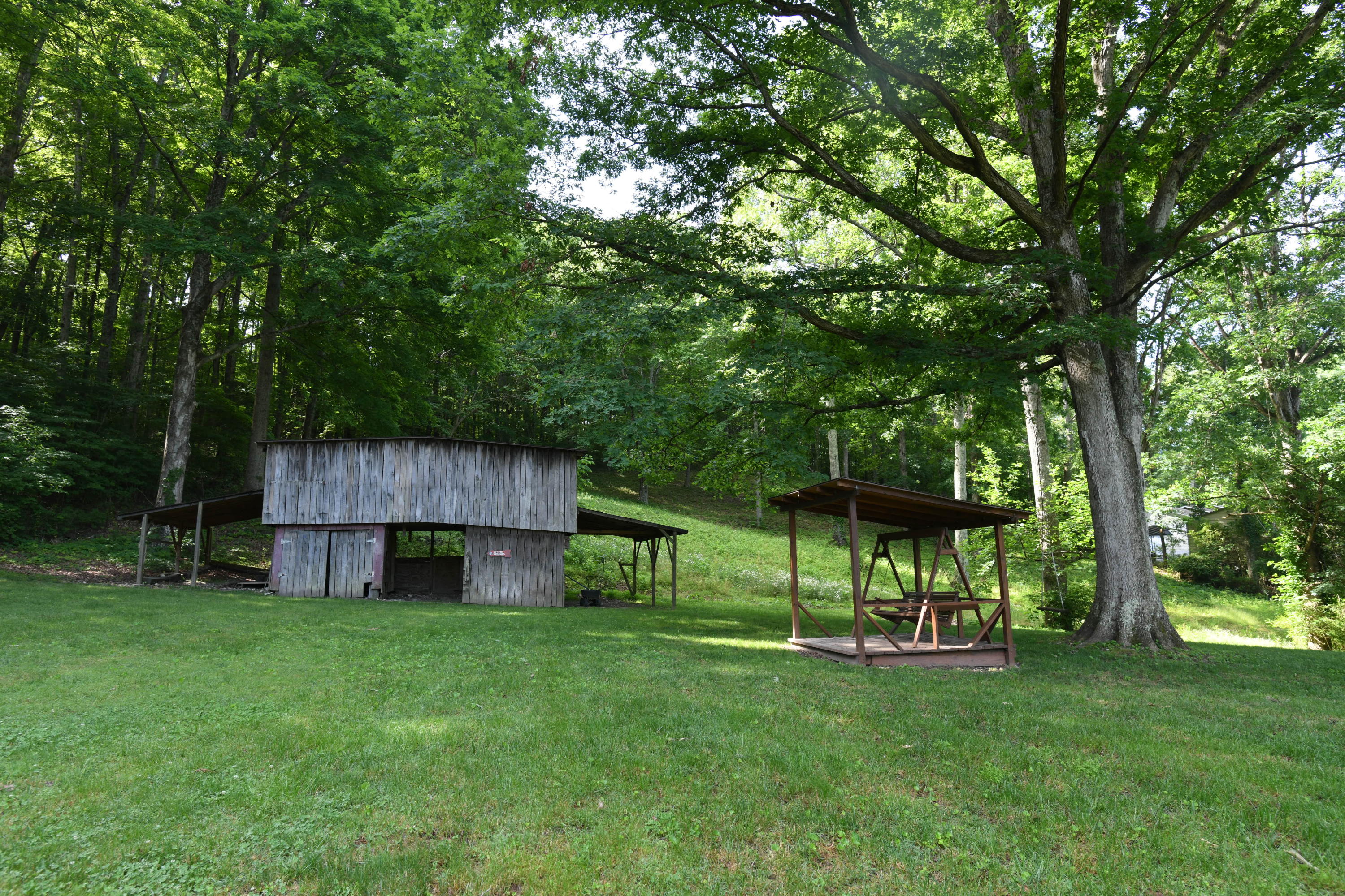 1223 Foust Carney Road Powell, TN 37849 - Photo 25 of 27 Barn