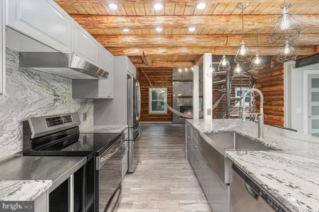 $685,000 | 112 England Run Lane, Fredericksburg, VA 22406