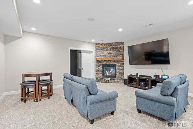 $925,000 | 6138 Pheasant Drive, Ammon, ID 83401