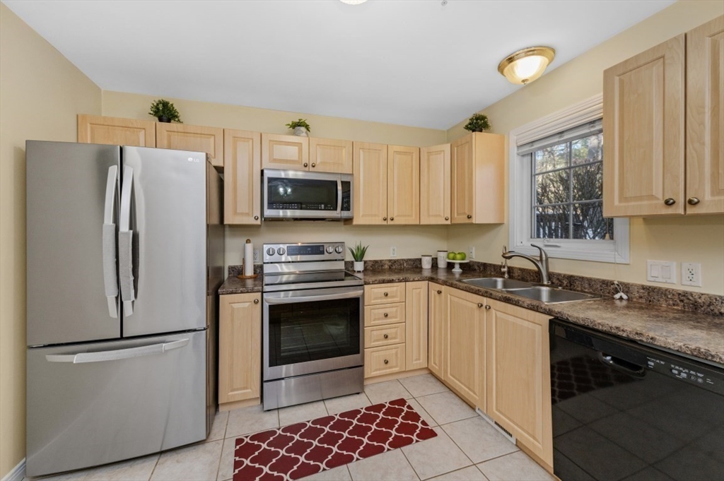 179 Littleton Road, Unit 3 Chelmsford, MA 01824 - Photo 9 of 34 Gallery Image 9