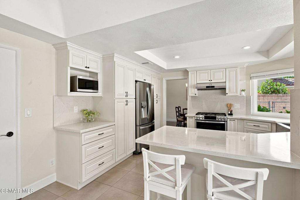 18935 Granada Circle Porter Ranch, CA 91326 - Photo 9 of 35 Gallery Image 9