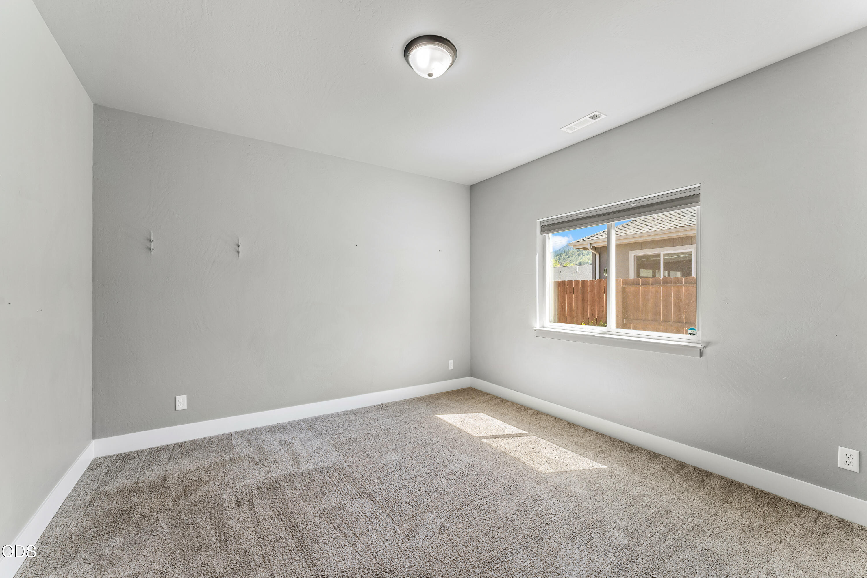 2113 Kayleigh Way Grants Pass, OR 97526 - Photo 16 of 32