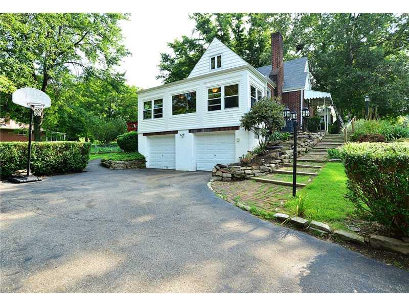 1144 Robinson Road Pittsburgh, PA 15237 - Photo 2 of 16 Yard/Garden.