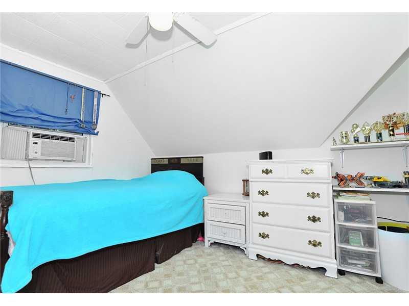 1144 Robinson Road Pittsburgh, PA 15237 - Photo 13 of 16 Bedroom.