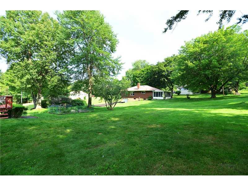 1144 Robinson Road Pittsburgh, PA 15237 - Photo 3 of 16 Yard/Garden.