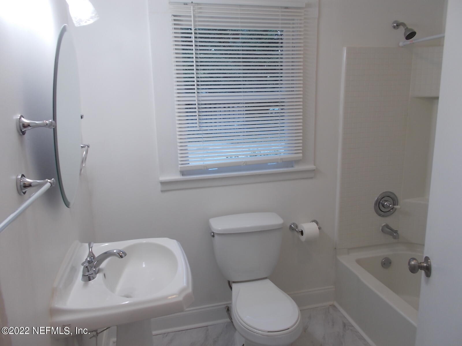 5738 Cruz Road Jacksonville, FL 32207 - Photo 16 of 22 Hall Bath