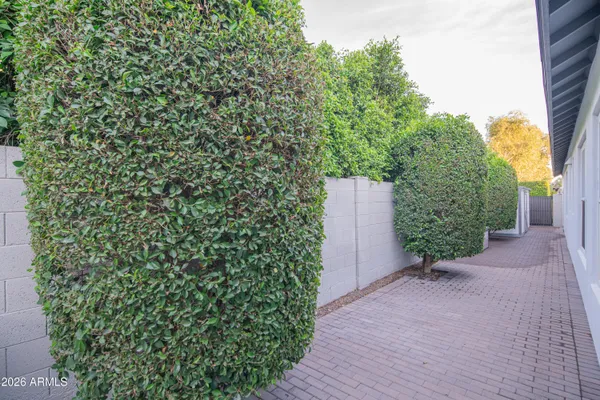 $1,195,000 | 3850 East Crittenden Lane, Phoenix, AZ 85018