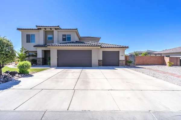 $649,900 | 1758 East Yant Flt Drive, St. George, UT 84790