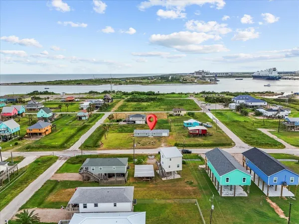 $224,900 | 515 Thunder Road, Surfside Beach, TX 77541