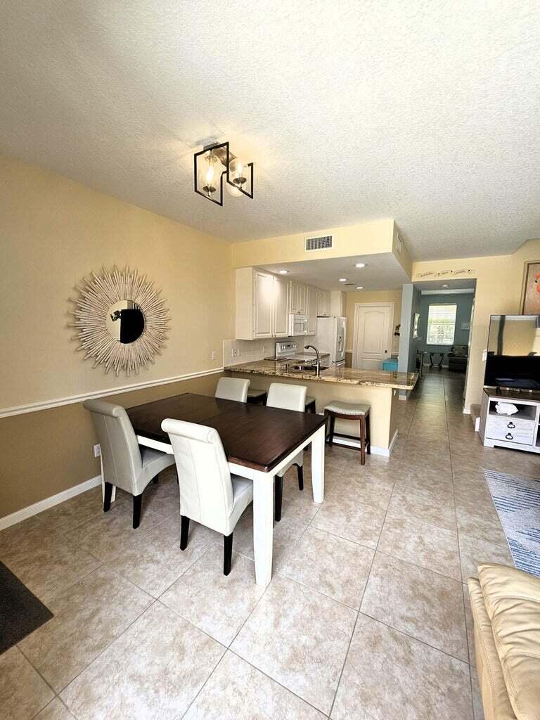 1935 Frederick Small Road Jupiter, FL 33458 - Photo 4 of 26 20230819205544784052000000-o