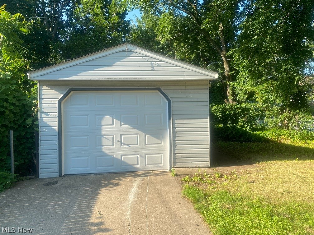 3513 Riverside Avenue Cleveland, OH 44109 - Photo 20 of 23 double deep garage with new door