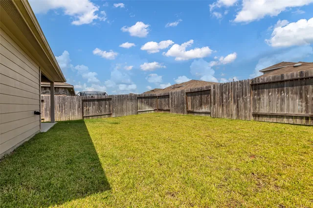 $1,800 | 14939 Cypress Holw Drive, New Caney, TX 77357