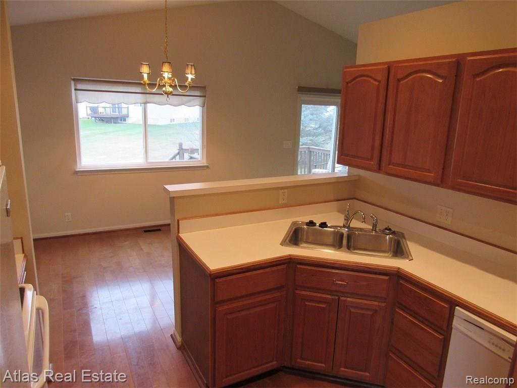 10205 Hawthorne Ridge Road Goodrich, MI 48438 - Photo 8 of 19 IMG_2548.JPG