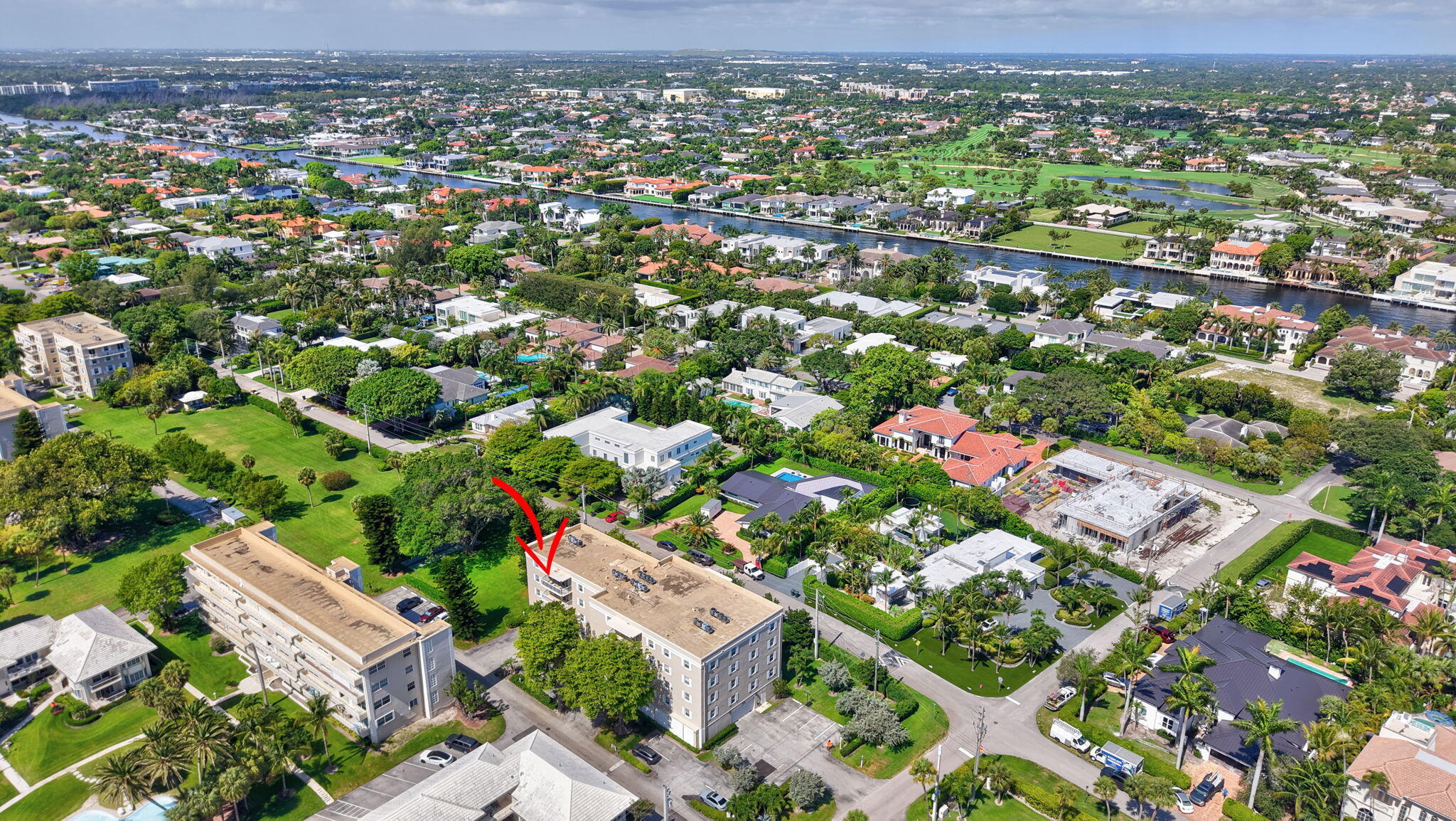950 De Soto Road, Unit 5A Boca Raton, FL 33432 - Photo 71 of 98 an aerial view of residential houses with outdoor space