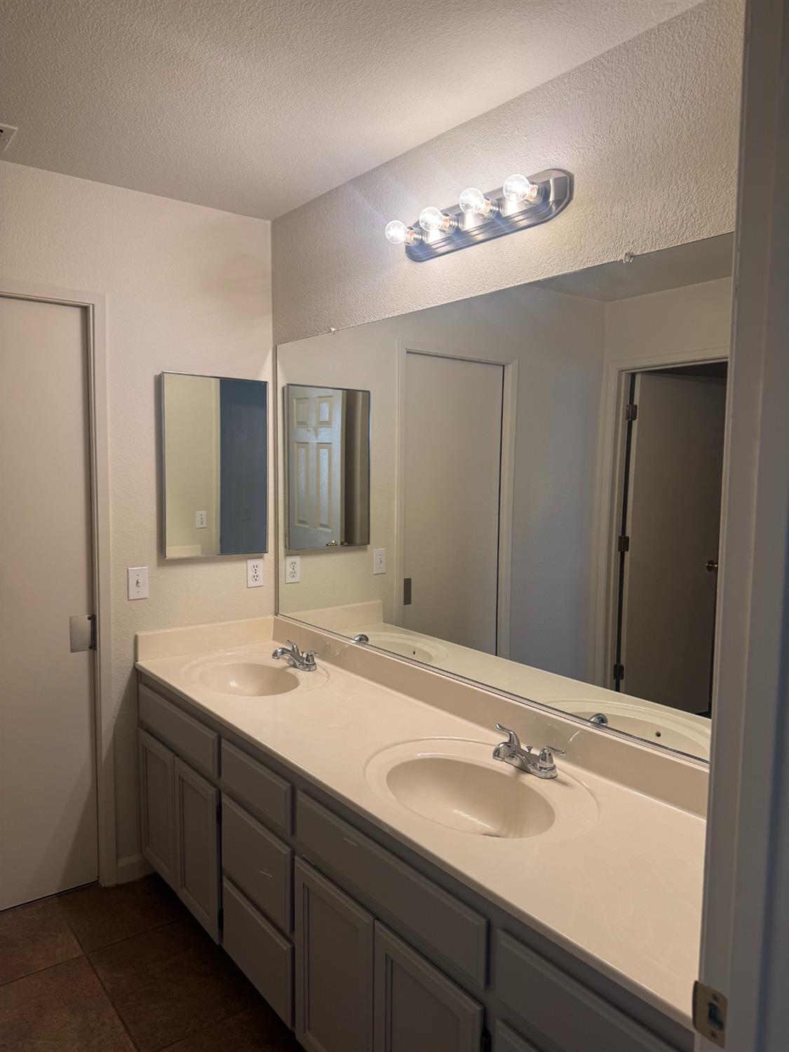 2529 Rushing River Drive Modesto, CA 95351 - Photo 15 of 22