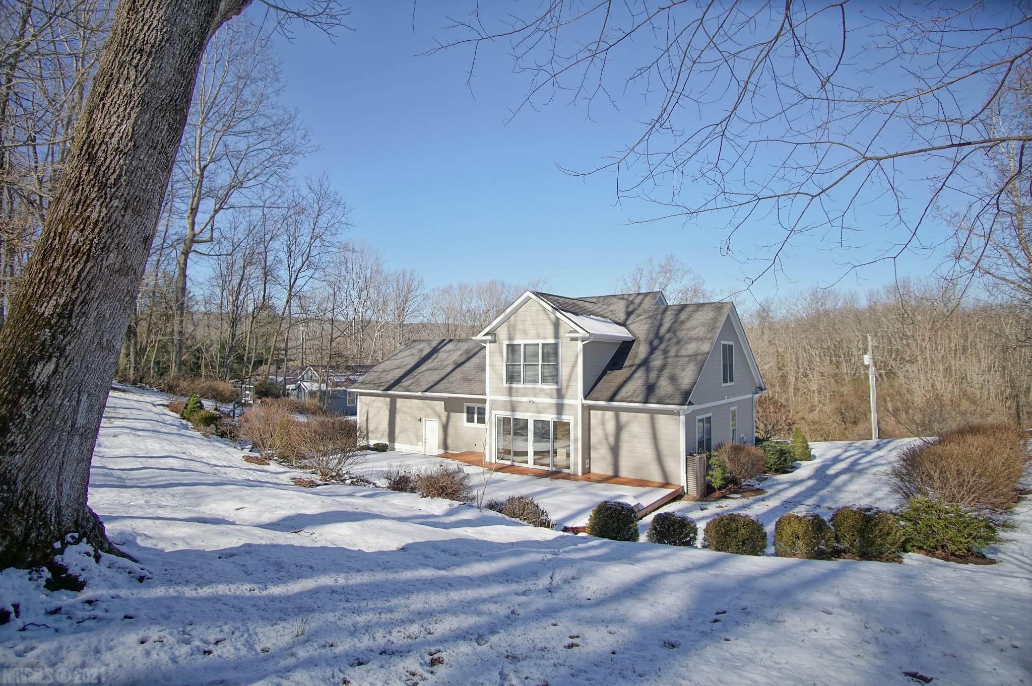 927 Redbud Road Blacksburg, VA 24060 - Photo 2 of 51 Gallery Image 2