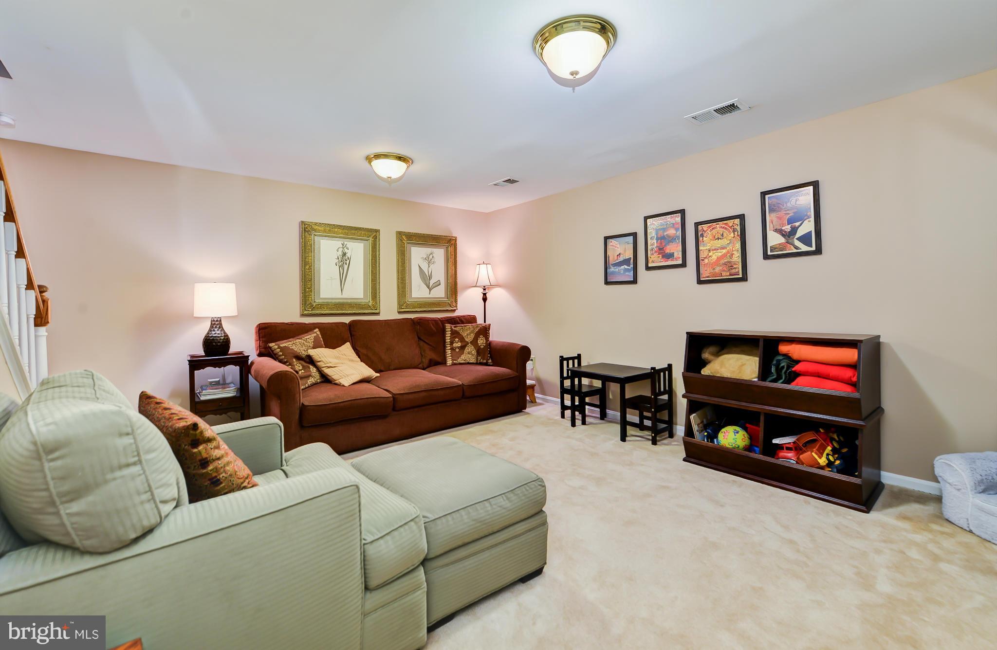 1115 Portner Road Alexandria, VA 22314 - Photo 25 of 30 Family Room
