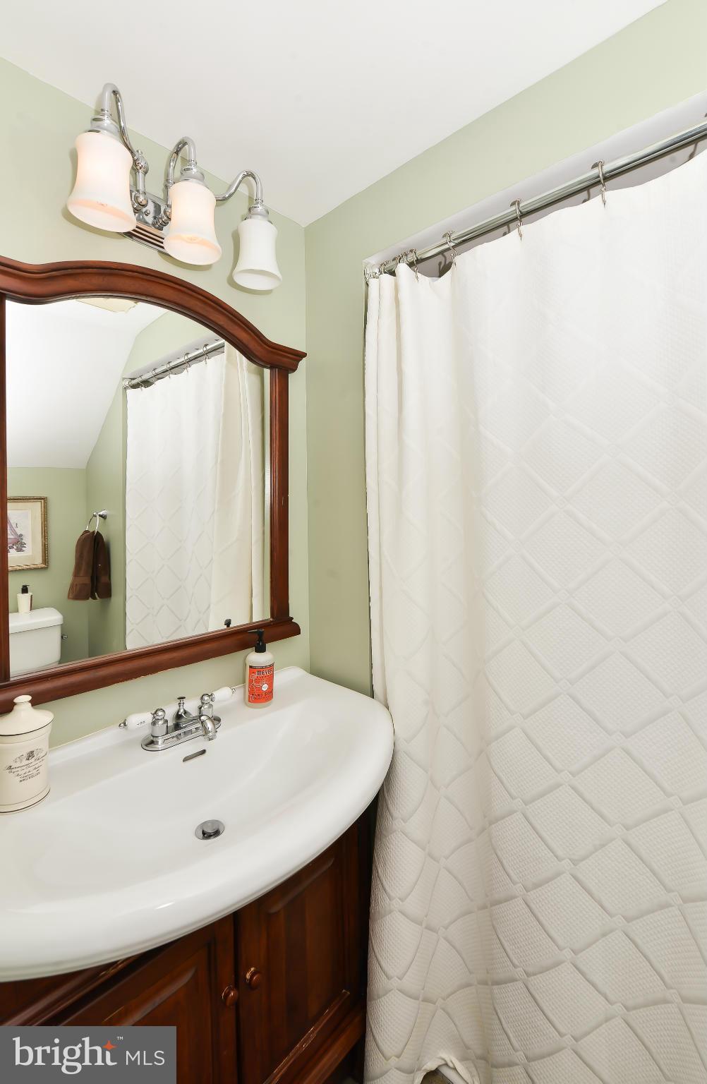 1115 Portner Road Alexandria, VA 22314 - Photo 26 of 30 Bath