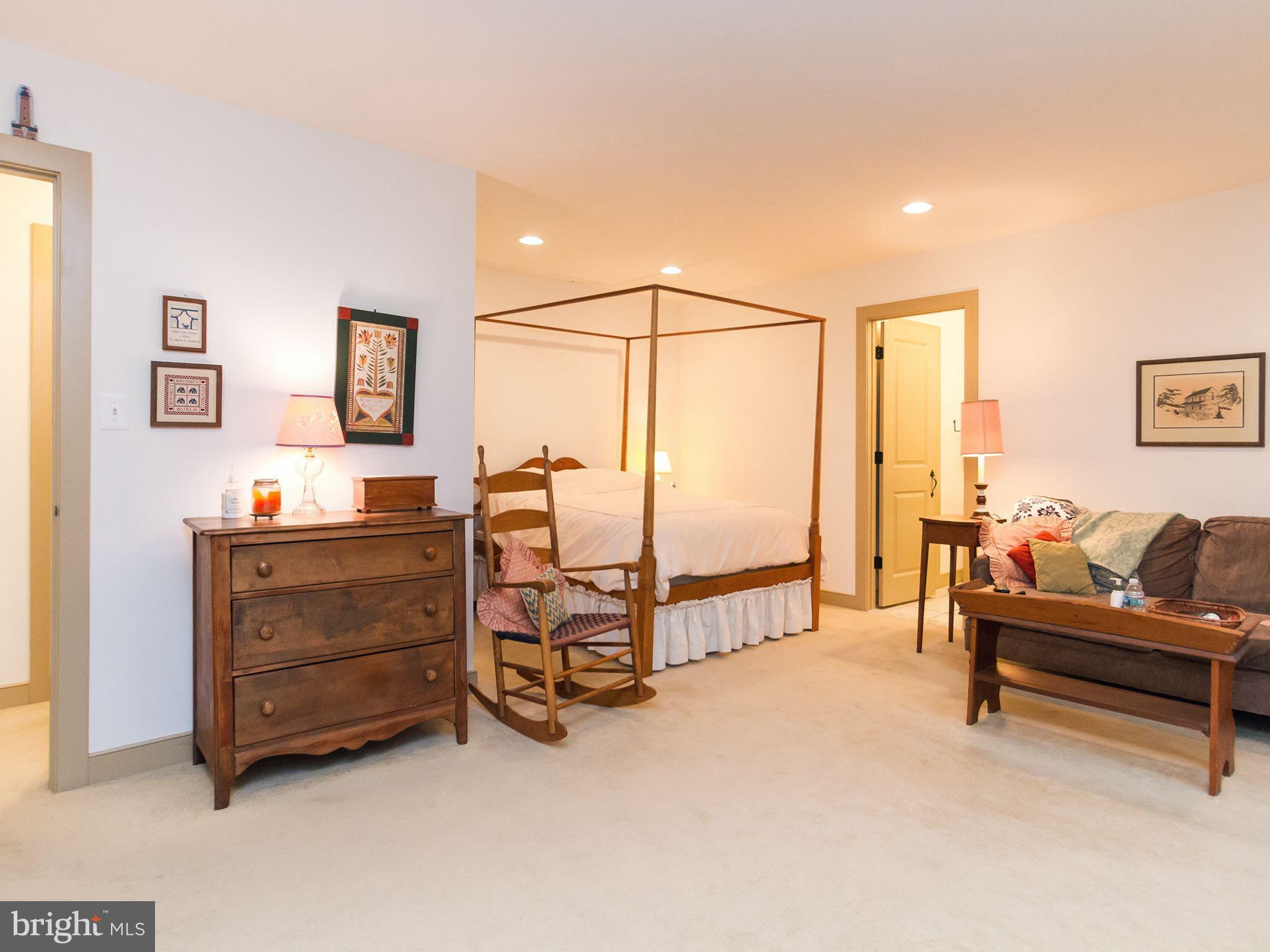 535 Monkton Road Monkton, MD 21111 - Photo 24 of 30 a room with furniture and a lamp on table