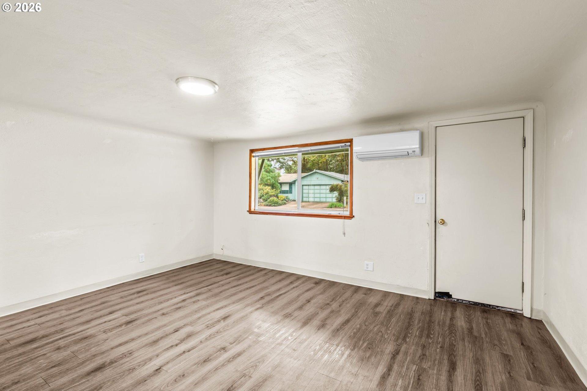 4268 Daisy Street Springfield, OR 97478 - Photo 4 of 29 Gallery Image 4