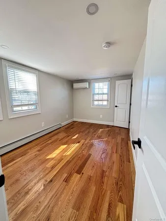 $4,890 | 70 Appletree Lane, Roslyn Heights, NY 11577